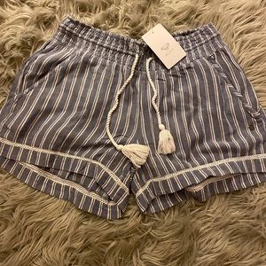NWT Roxy Bold Blooms Shorts